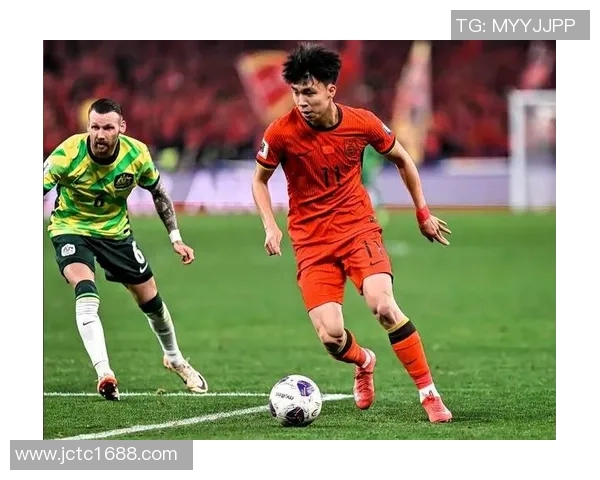 21号足球明星领衔全球赛场风云揭示其背后不为人知的成长故事与辉煌成就